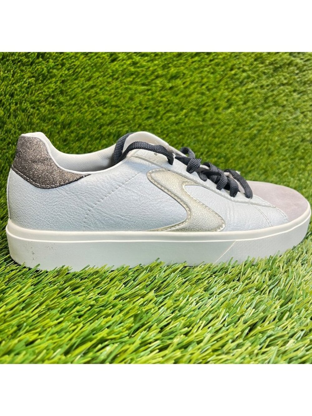 Skechers Eden LX Glimpse of Glitter Womens Size 7 Gray Athletic Shoes Sneakers